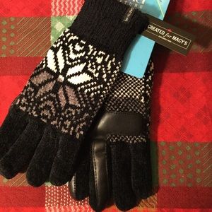 Isotoner Signature SmartTouch Cold Weather Gloves